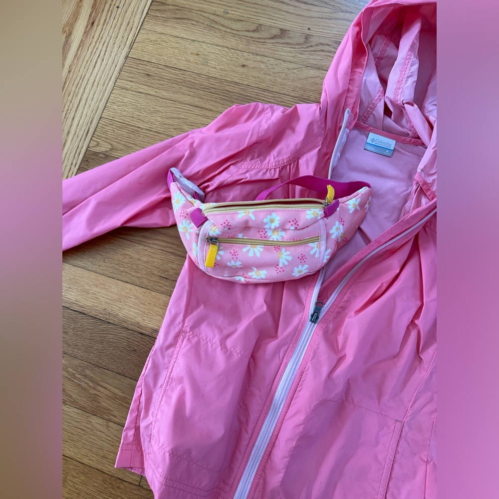 Thin Columbia windbreaker